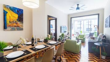 Apartment | In-room safe, individually decorated, individually furnished