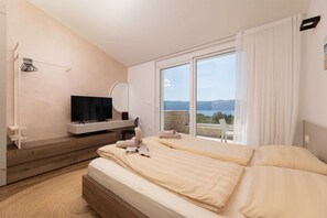 4 Schlafzimmer, Schreibtisch, Bügeleisen/Bügelbrett, kostenloses WLAN