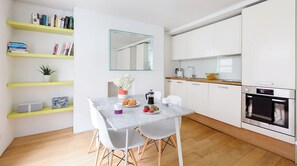 Departamento Deluxe, 1 cama matrimonial, para no fumadores, para personas alérgicas | Comedor