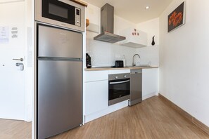 Frigorifero, microonde, forno, lavastoviglie