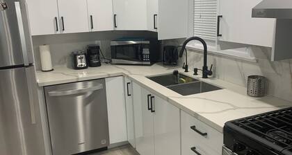 NEWLY RENOVATED NEAR THE LAKE