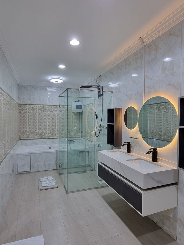 Slippers - Casa Nadreya Furnished Apartments (Nakuru)