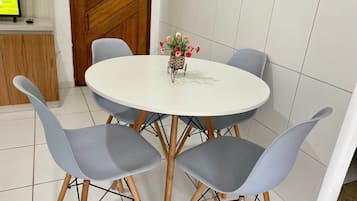Studio | Dining