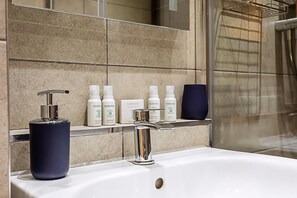 Apartment | Bathroom