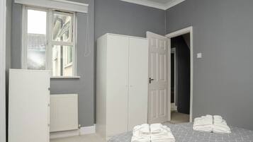 2 bedrooms, iron/ironing board, travel cot, WiFi