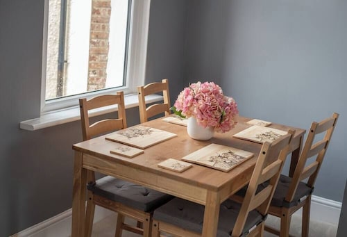 Peaceful & Spacious Family Home In Eastbourne!