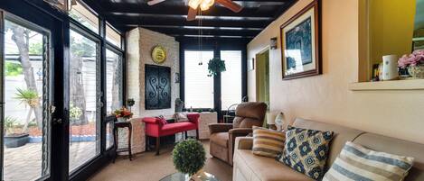 TV, fireplace