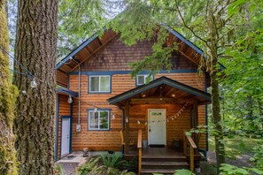 Exterior - Mt Baker Retreat - Hot Tub, BBQ, Fireplace (Deming)