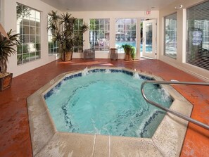 Outdoor pool - Luxury 2-Bedroom Condo in Prime Vegas Location: Close to CES, EDC, & Grand Prix (Las Vegas)