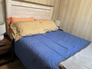 2 bedrooms, bed sheets