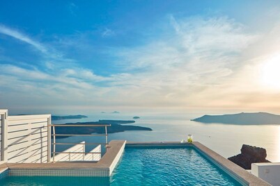 Amazing Santorini Villa | Caldera Serene House | 3 Bedrooms | Private Plunge.