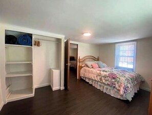 In-room safe, free WiFi, bed sheets