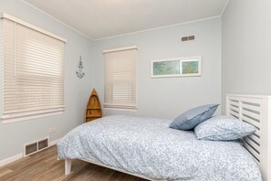 3 bedrooms, desk, iron/ironing board, travel cot