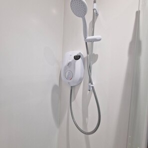 Hair dryer, towels - Riverside House Apart-3 (Norwich)