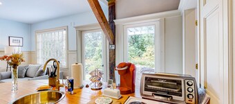 Dog-friendly historic cottage with deck, grill, kitchenette, & washer/dryer