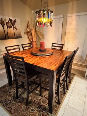Dining - South Austin gem - Kickback and relax! (Manchaca)