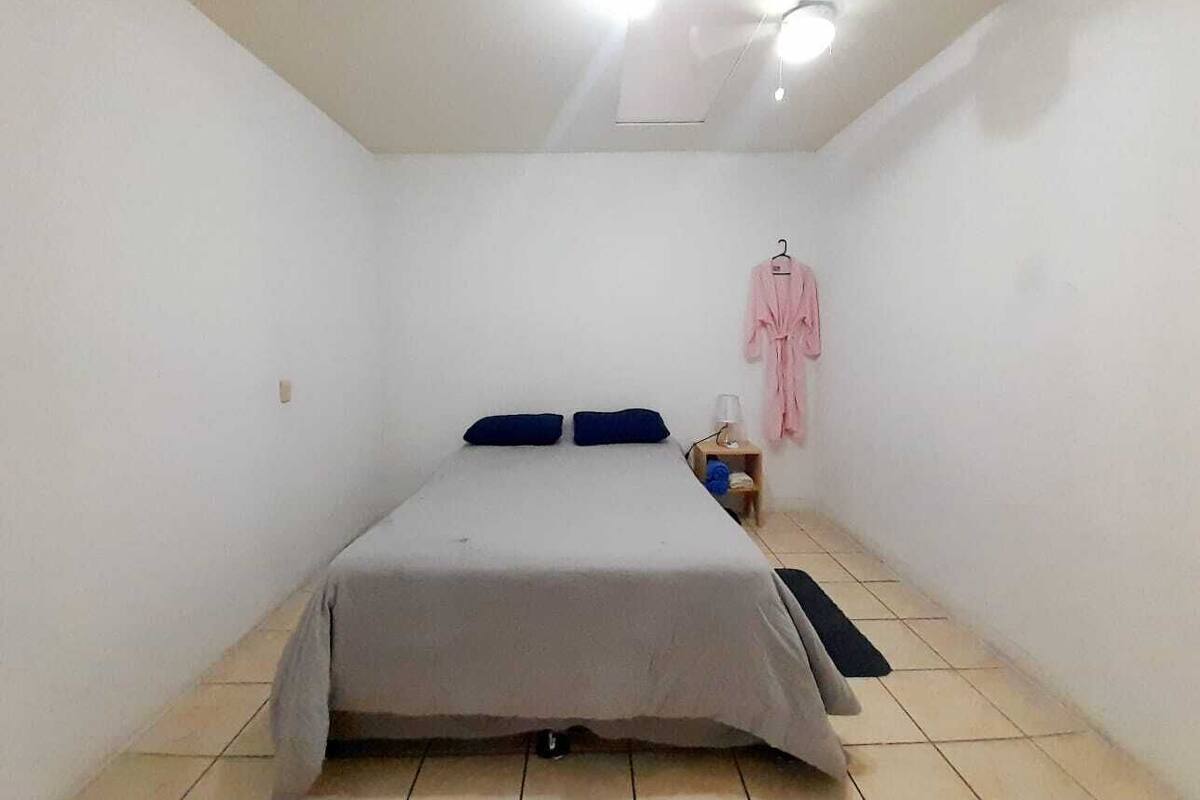 Basic Single Room | Iron/ironing board (on request), WiFi (free)