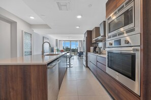 Condo | Private kitchen | Full-size fridge, microwave, oven, stovetop - Stunning 2BR 2BA Bay Harbour with Pool (Bay Harbor Islands)