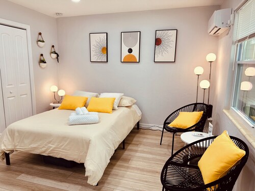 NEW Studio! 5 Minutes from Downtown & 3 from USF