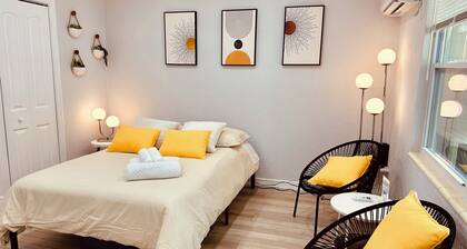 NEW Studio! 5 Minutes from Downtown & 3 from USF