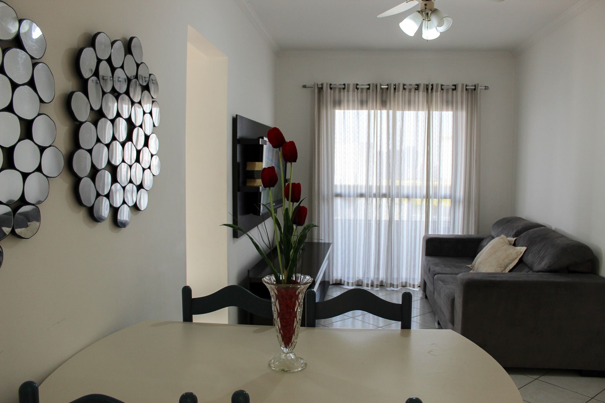 Apartemen | Area keluarga | TV