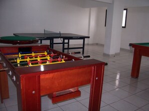 Basic Apartment | Games room