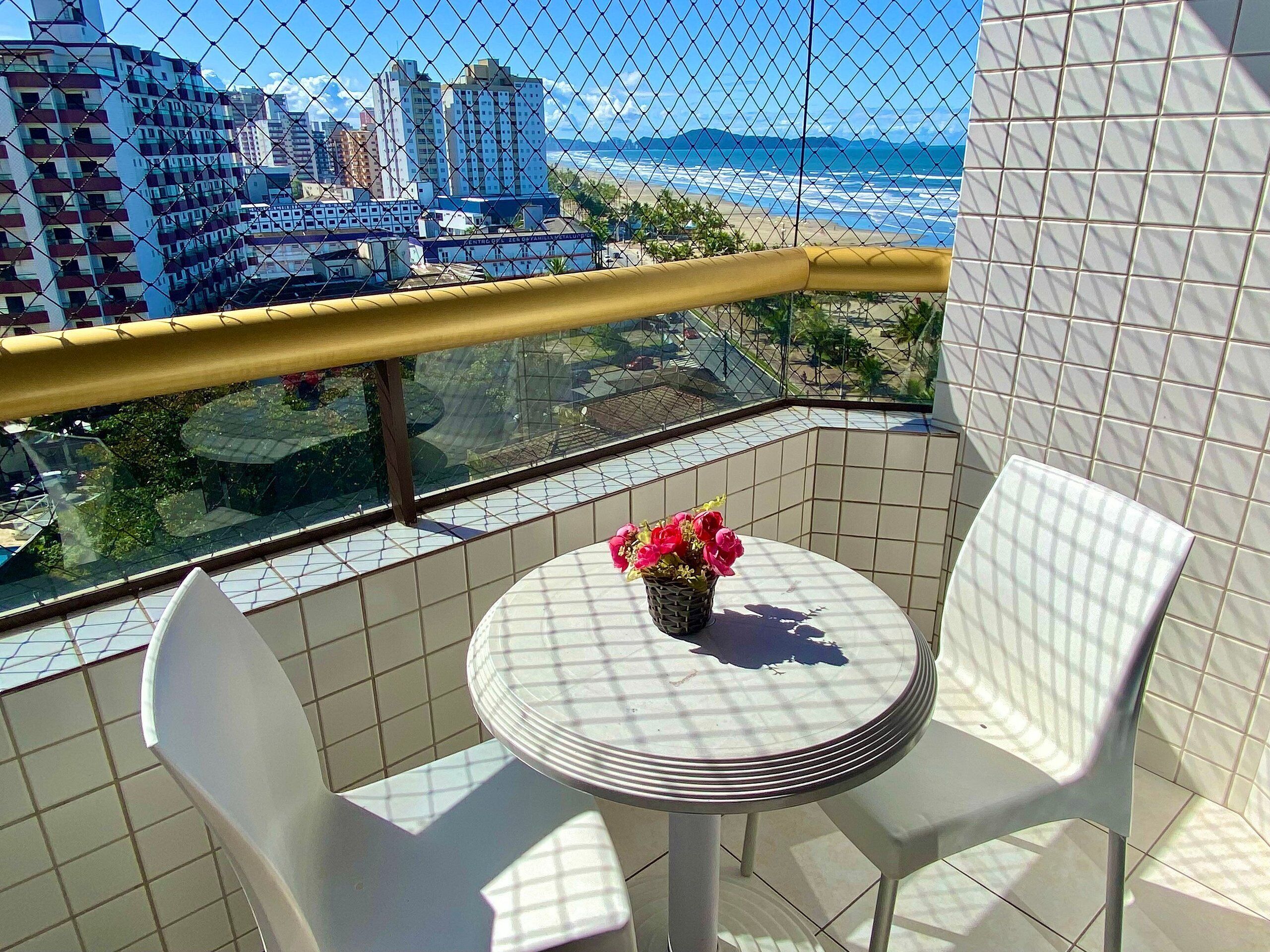 Apartment | Outdoor dining
