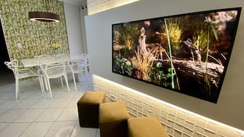 Luxury Apartment | Dining