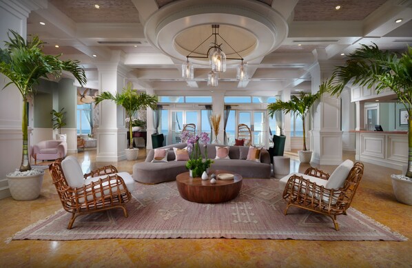 Interior - BEAUTIFUL Resort Located Directly On The Sand! - City View Room  (Fort Lauderdale)