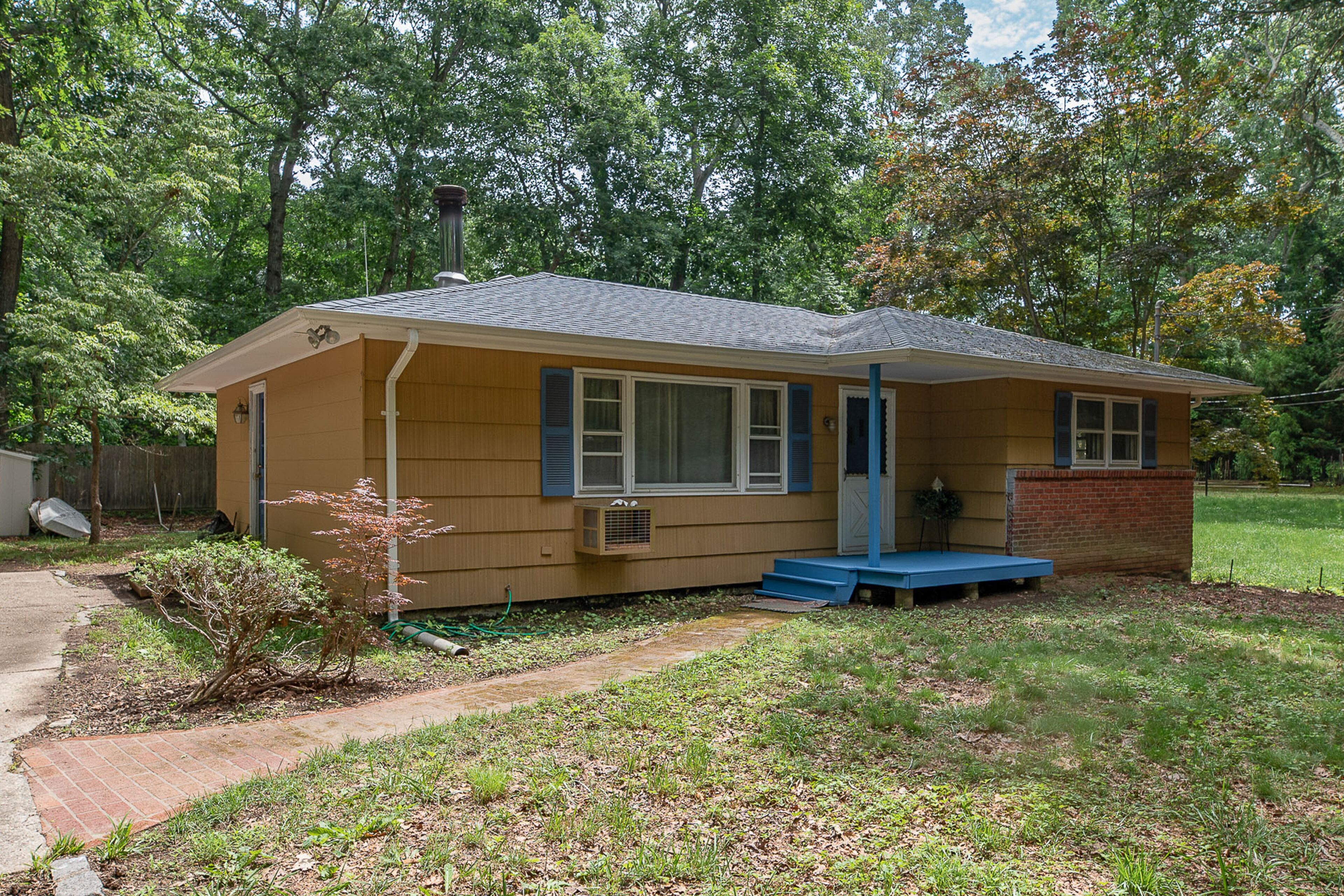 Paradise Shores Beach Cottage | Cottage in Southold near private beach