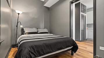2 bedrooms, desk, iron/ironing board, travel crib