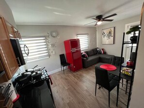 Private kitchen - Charming 1BR Condo with balcony!
(Wildwood)