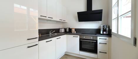 Refrigerador, horno, placa de cocina, lavavajillas