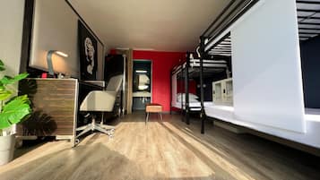 1 bedroom, desk, iron/ironing board, free WiFi