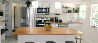 5 mins from Weeki Wachee Park- Fully Fenced 3 Bedroom House