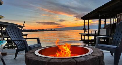 Lakefront Home with Private Dock, Outdoor Kitchen - Dog-Friendly