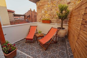 Deluxe-rum - 1 dubbelsäng - rökare - utsikt mot staden | Individuell inredning, unika möbler, gratis wi-fi och sängkläder