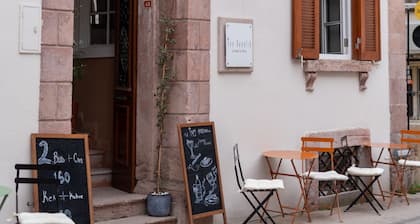 Ivy Ayvalik Coffee & Wine & Hotel