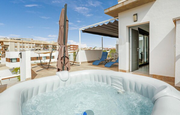 Bain à remous extérieur