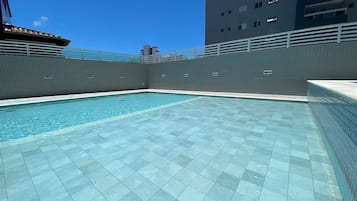 室外游泳池