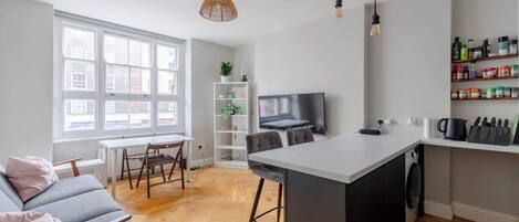 TV, stereo, offices