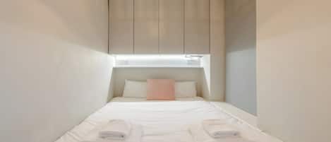 1 bedroom, iron/ironing board, Internet, bed sheets