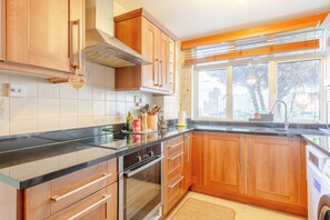 Frigorifero, microonde, forno, lavastoviglie