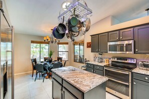 Fridge, microwave, stovetop, dishwasher