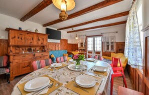 Dining - Cozy home in Veliki Lovrecan with sauna (Veliki Lovrecan)