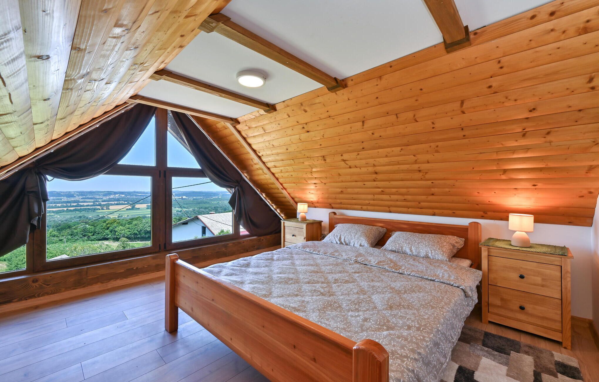 4 bedrooms, travel crib, free WiFi, bed sheets