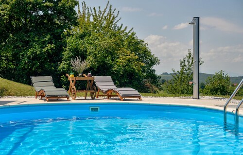 Cozy home in Veliki Lovrecan with sauna