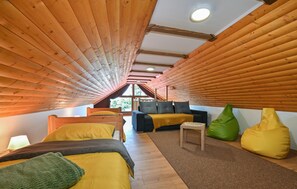4 bedrooms, travel cot, free WiFi, bed sheets