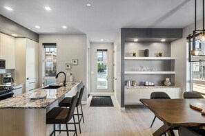 Fridge, microwave, oven, stovetop - SandCastle Shores - 2 bedroom newly built Parksville townhome with beach access (Parksville)