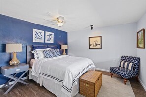 4 habitaciones, tabla de planchar con plancha y cuna de viaje